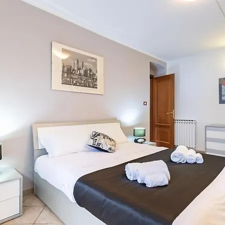 Apartment Old Town-porta Susa Free Parking Modern Flat X6